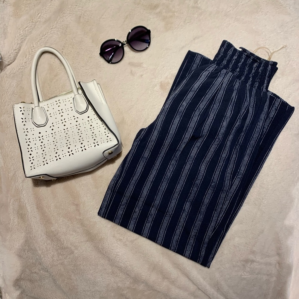 Stretchy waist flowy pants